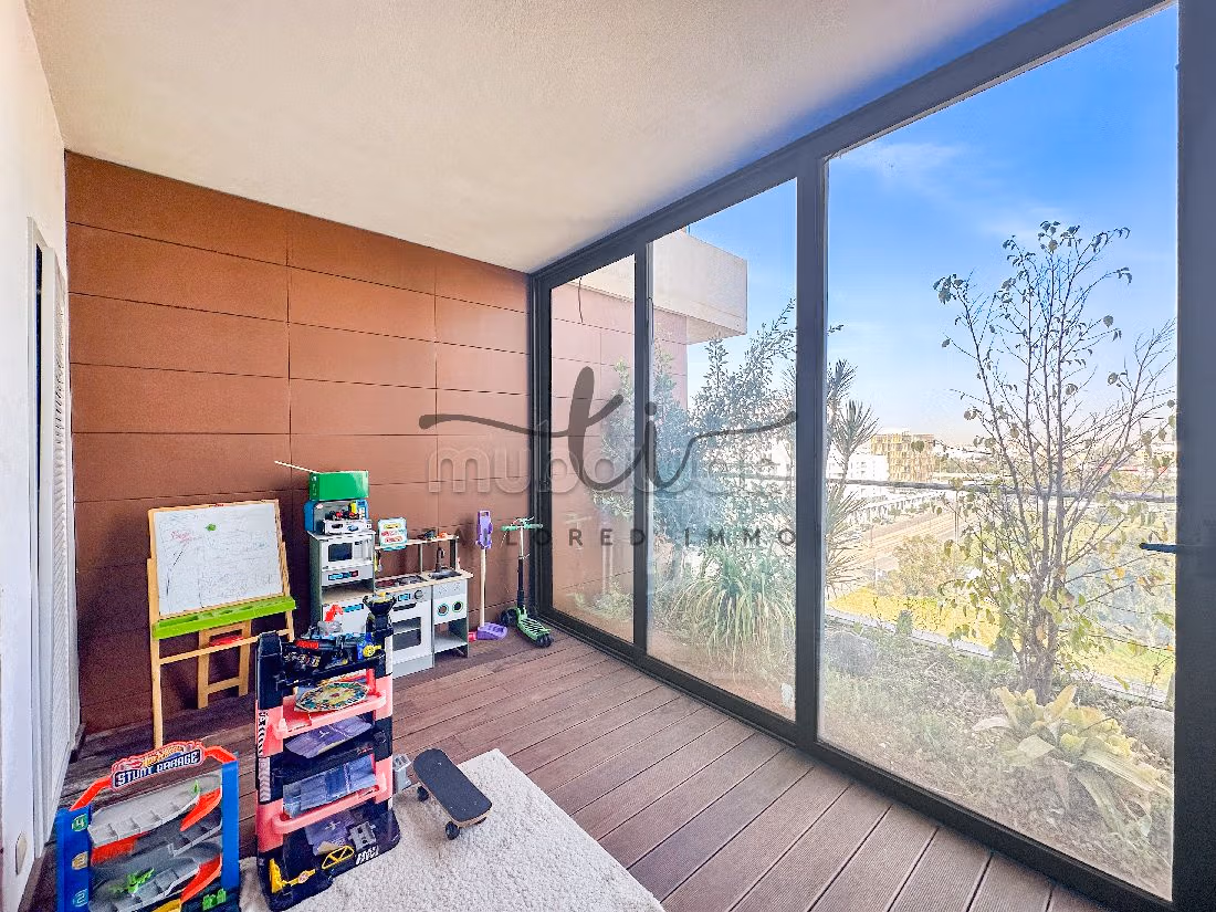 Piso en alquiler en Casablanca Finance City. 3 bonitas habitaciones. Armarios.