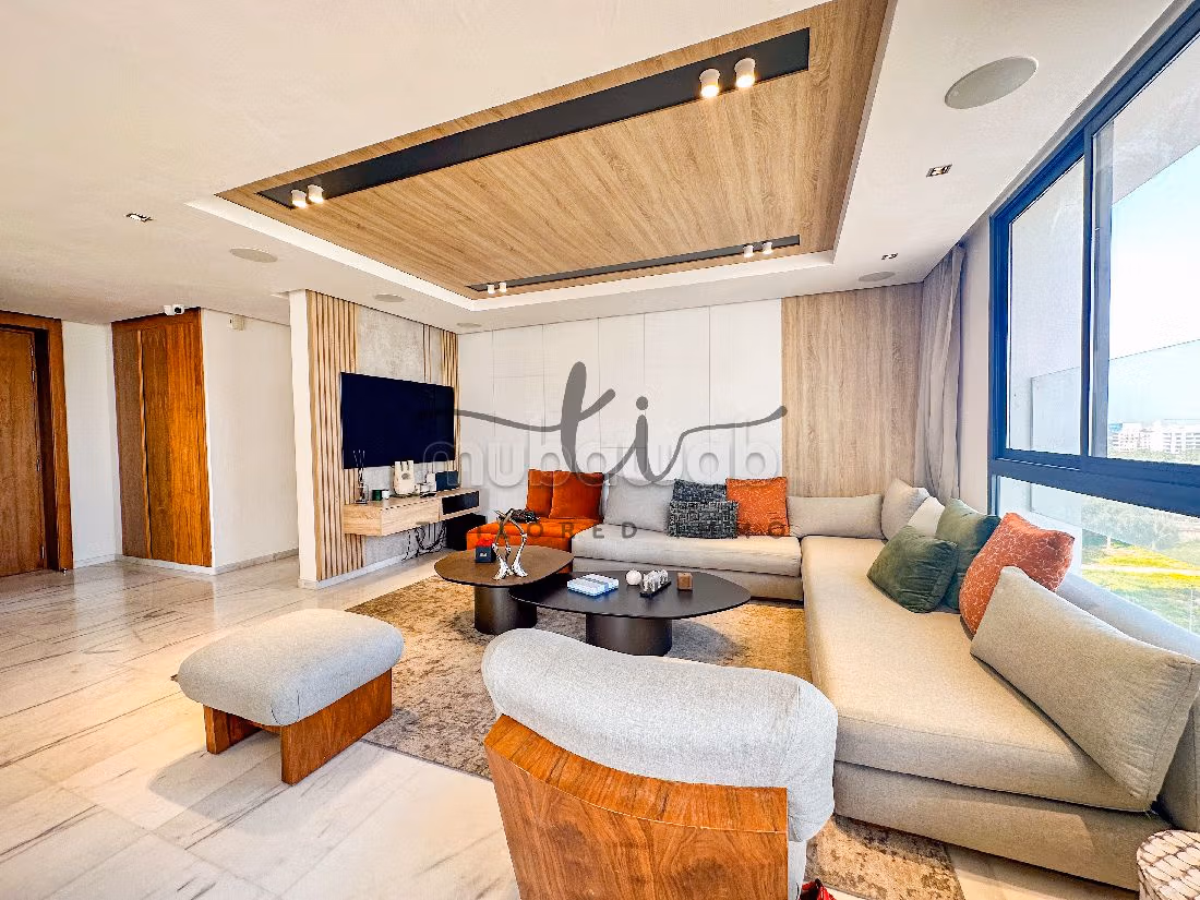 Piso en alquiler en Casablanca Finance City. 3 bonitas habitaciones. Armarios.