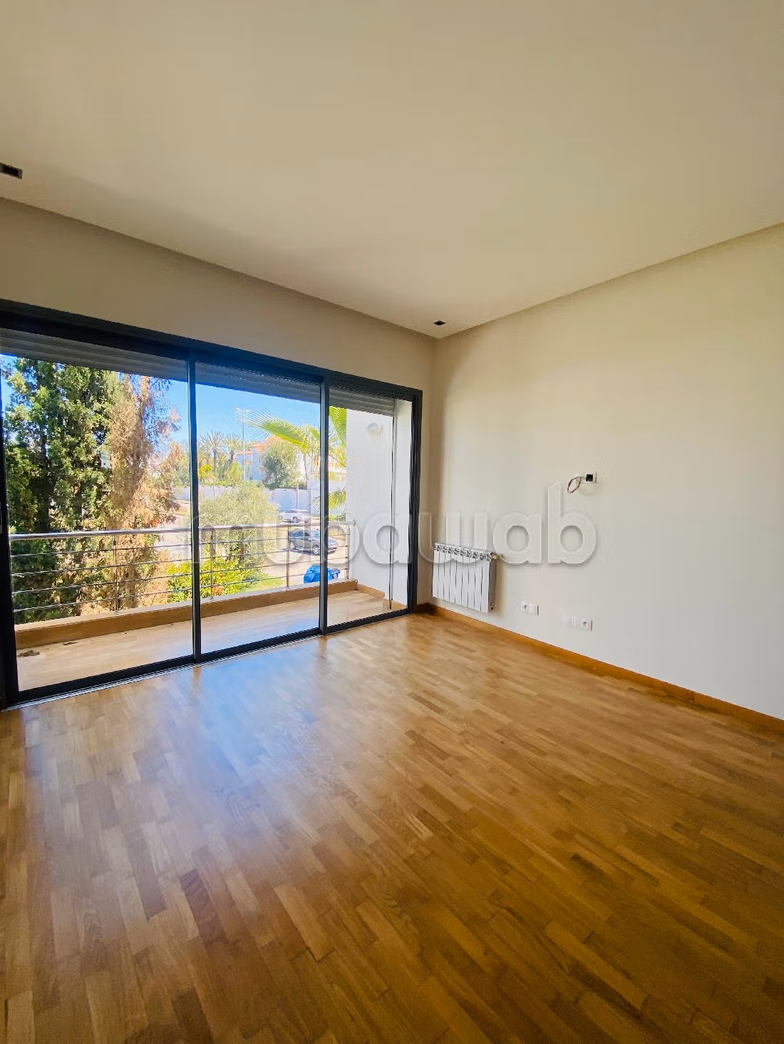 Magnifica casa di lusso in affitto a Ain Diab. 8 ampi locali. Piscina e camino. 