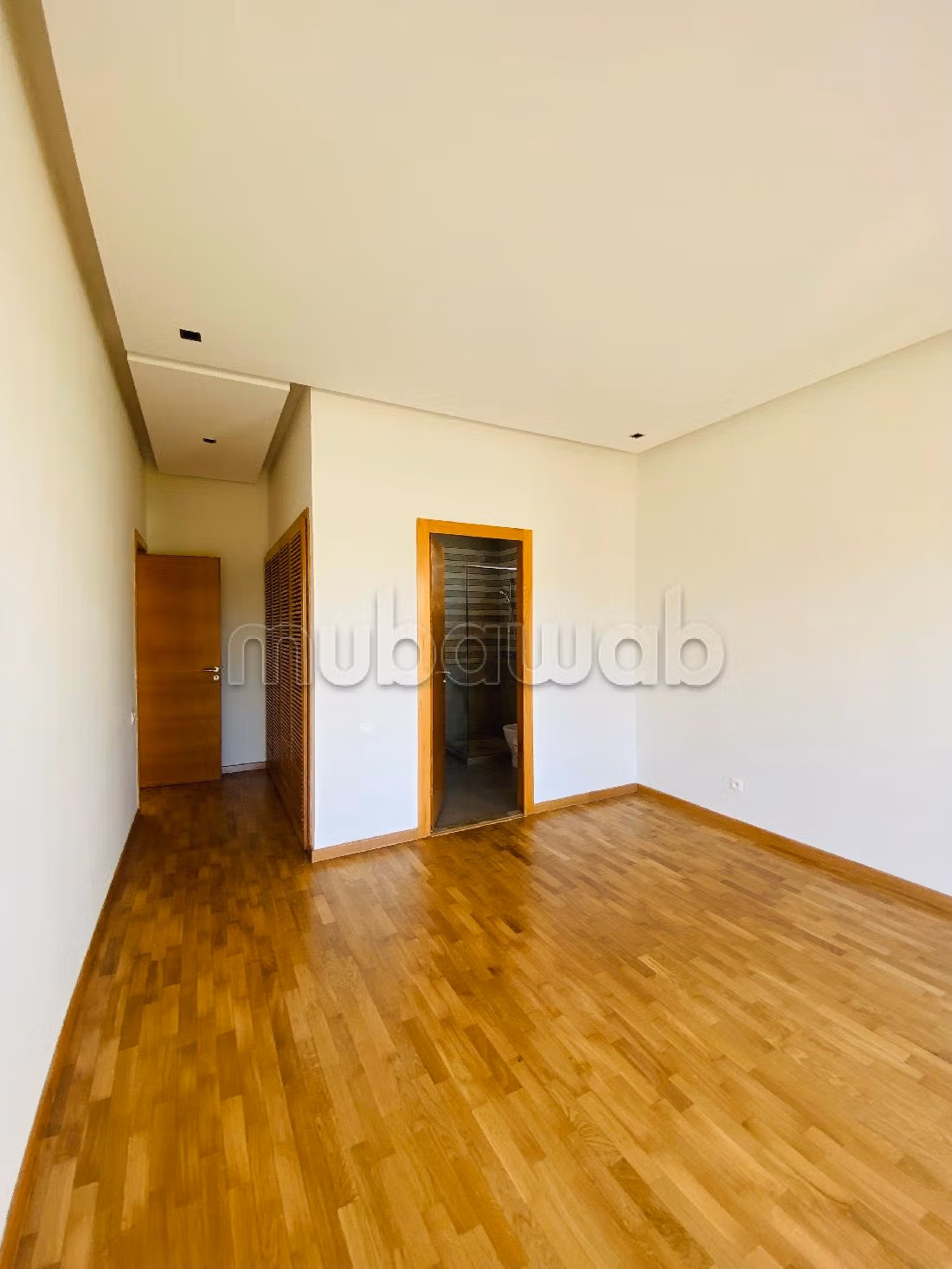 Magnifica casa di lusso in affitto a Ain Diab. 8 ampi locali. Piscina e camino. 
