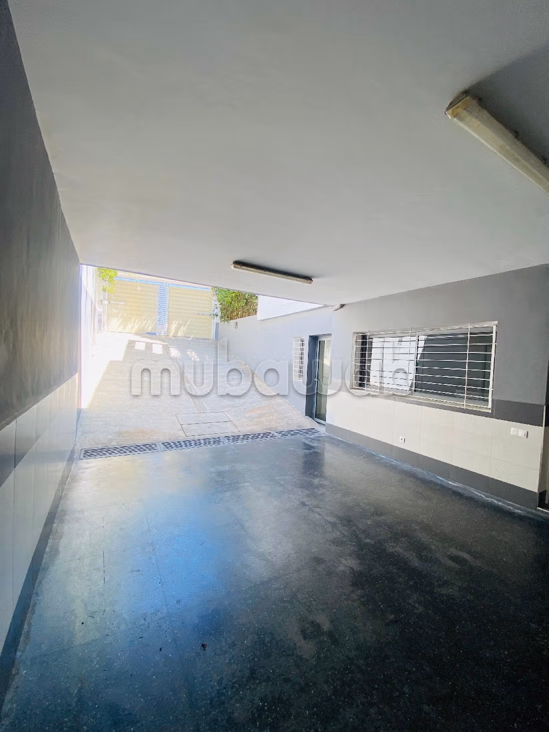 Magnifica casa di lusso in affitto a Ain Diab. 8 ampi locali. Piscina e camino. 