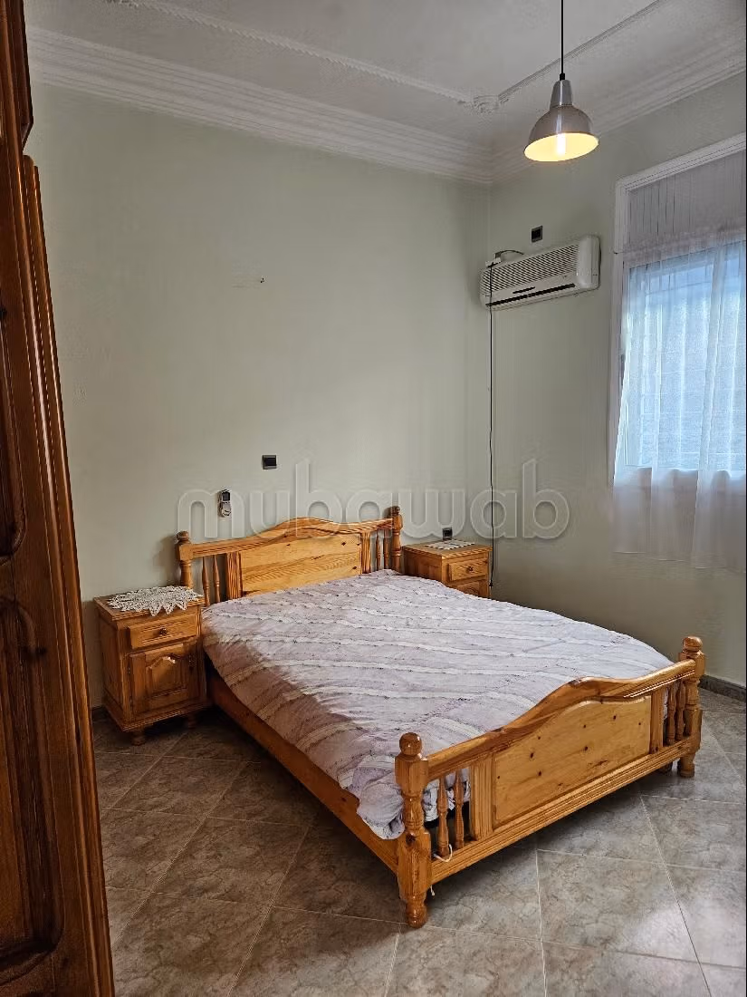 فيلا جميلة للبيع بالسعيدية.8 غرف جميلة. باب متين ومدفئة مركزية