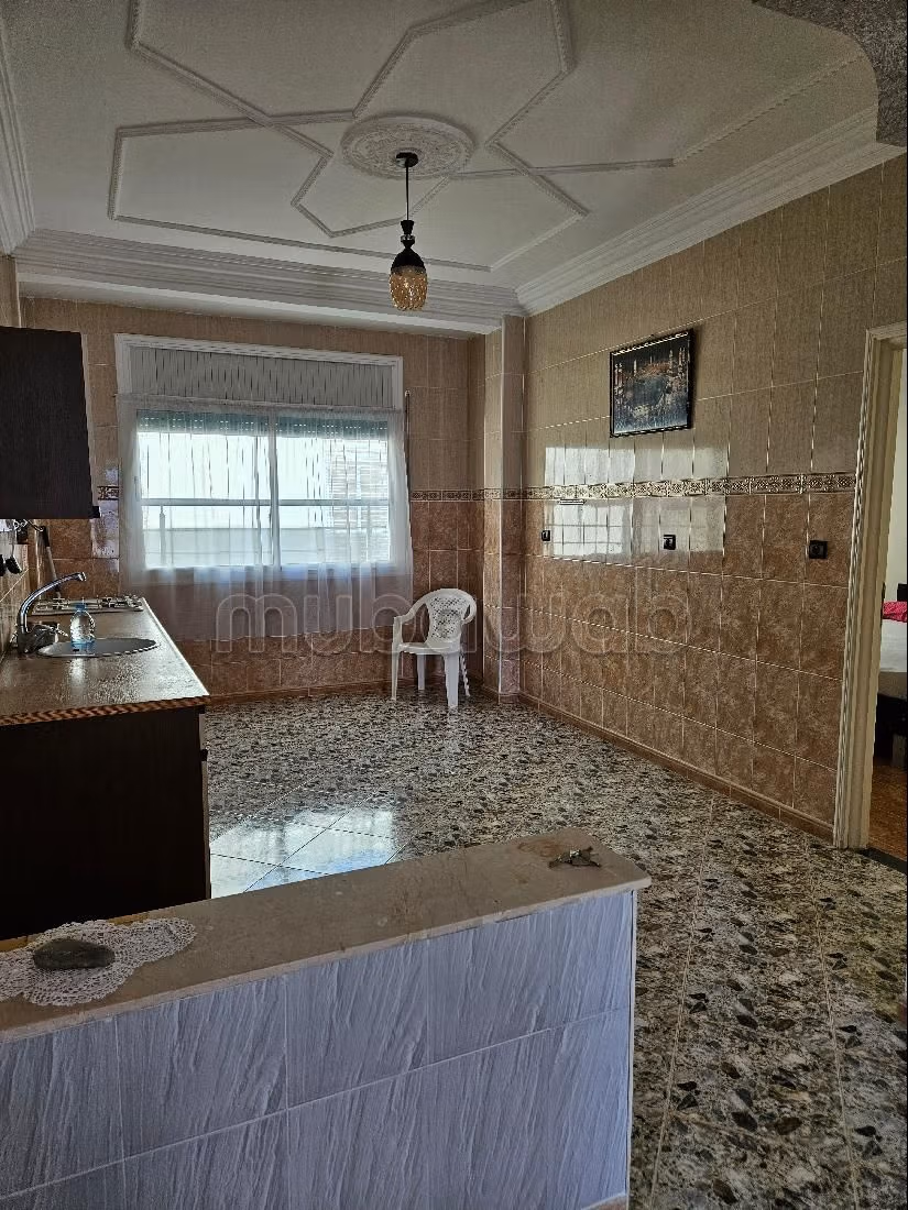 فيلا جميلة للبيع بالسعيدية.8 غرف جميلة. باب متين ومدفئة مركزية