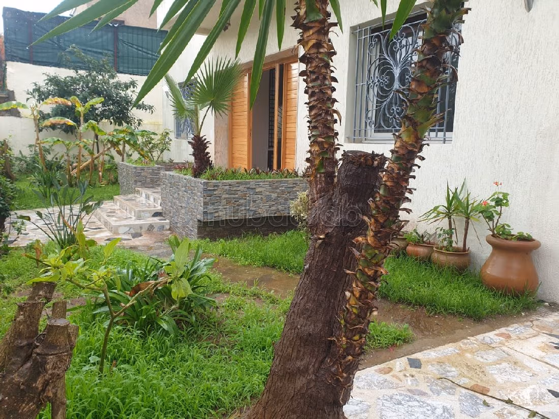 فيلا رائعة للبيع -بحي السلام -السيال. 6 قطع رائعة. حديقة وشرفة.