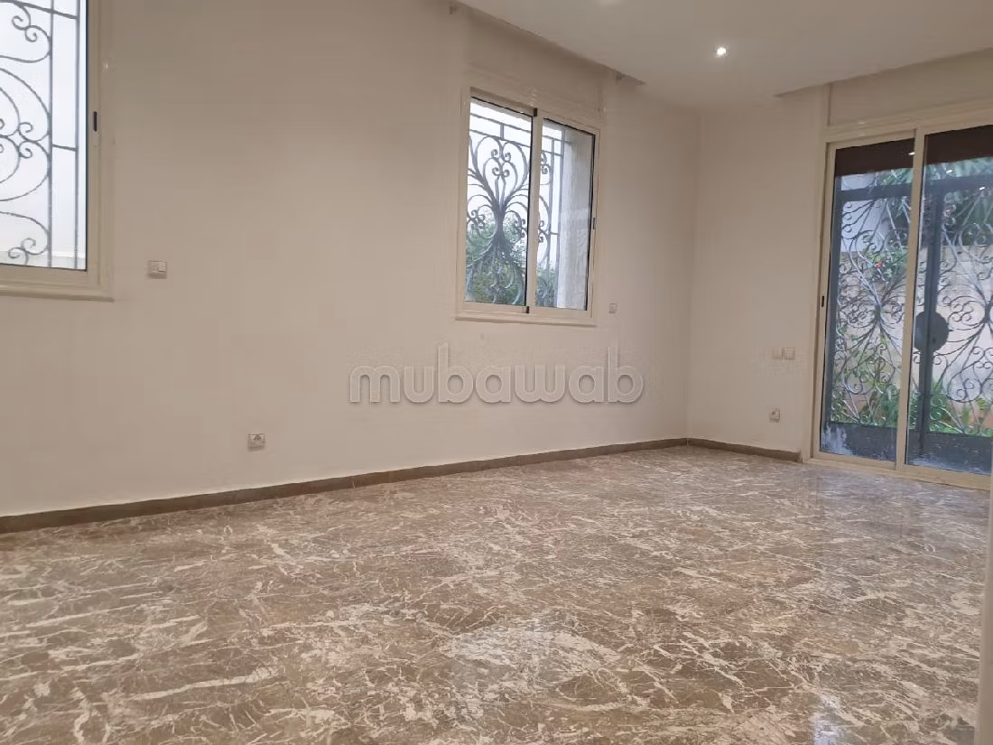 فيلا رائعة للبيع -بحي السلام -السيال. 6 قطع رائعة. حديقة وشرفة.