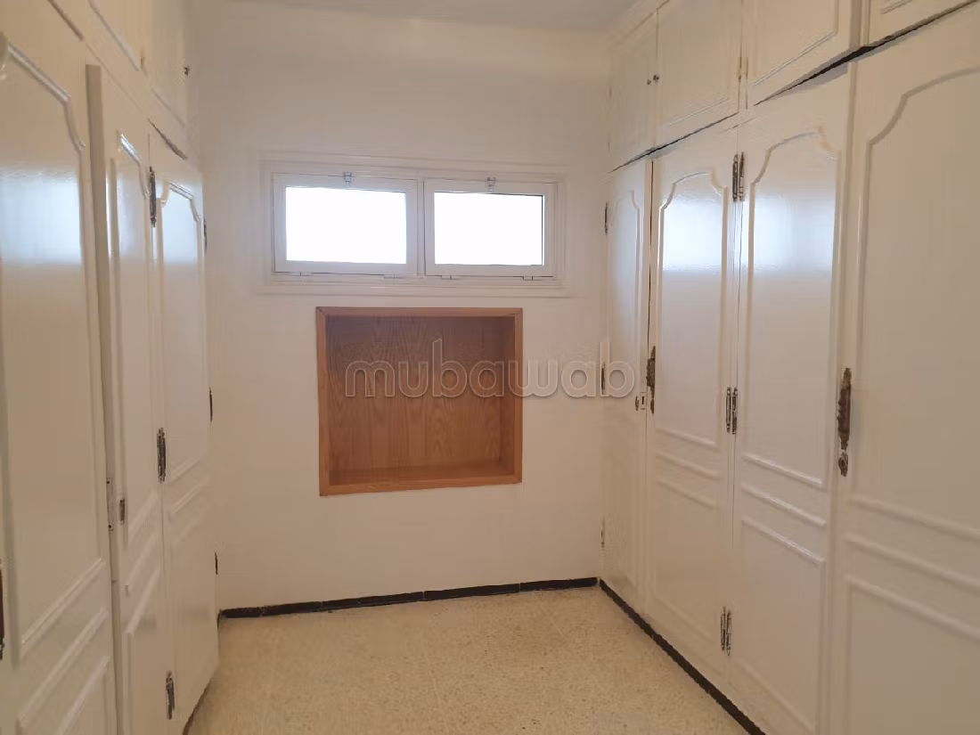 فيلا رائعة للبيع -بحي السلام -السيال. 6 قطع رائعة. حديقة وشرفة.