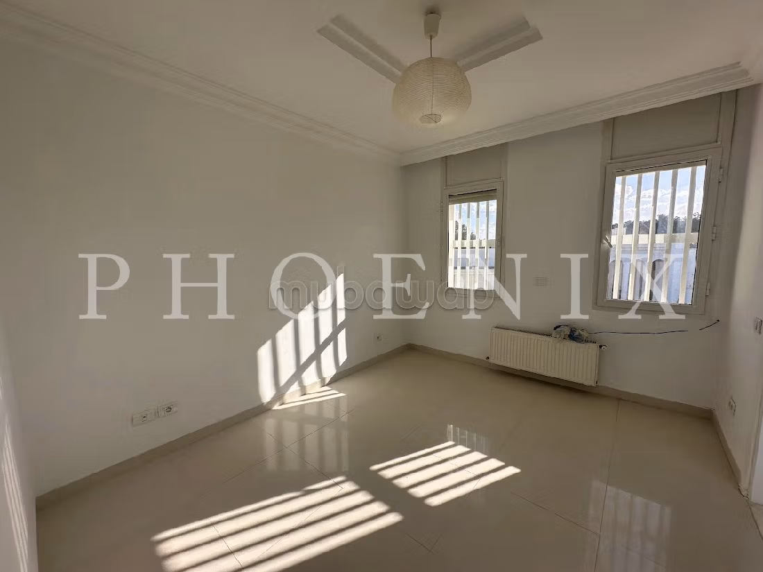 Flat for rent in Gammarth. 2 lovely rooms. Quiet sorroundings with sea view, central heating. 