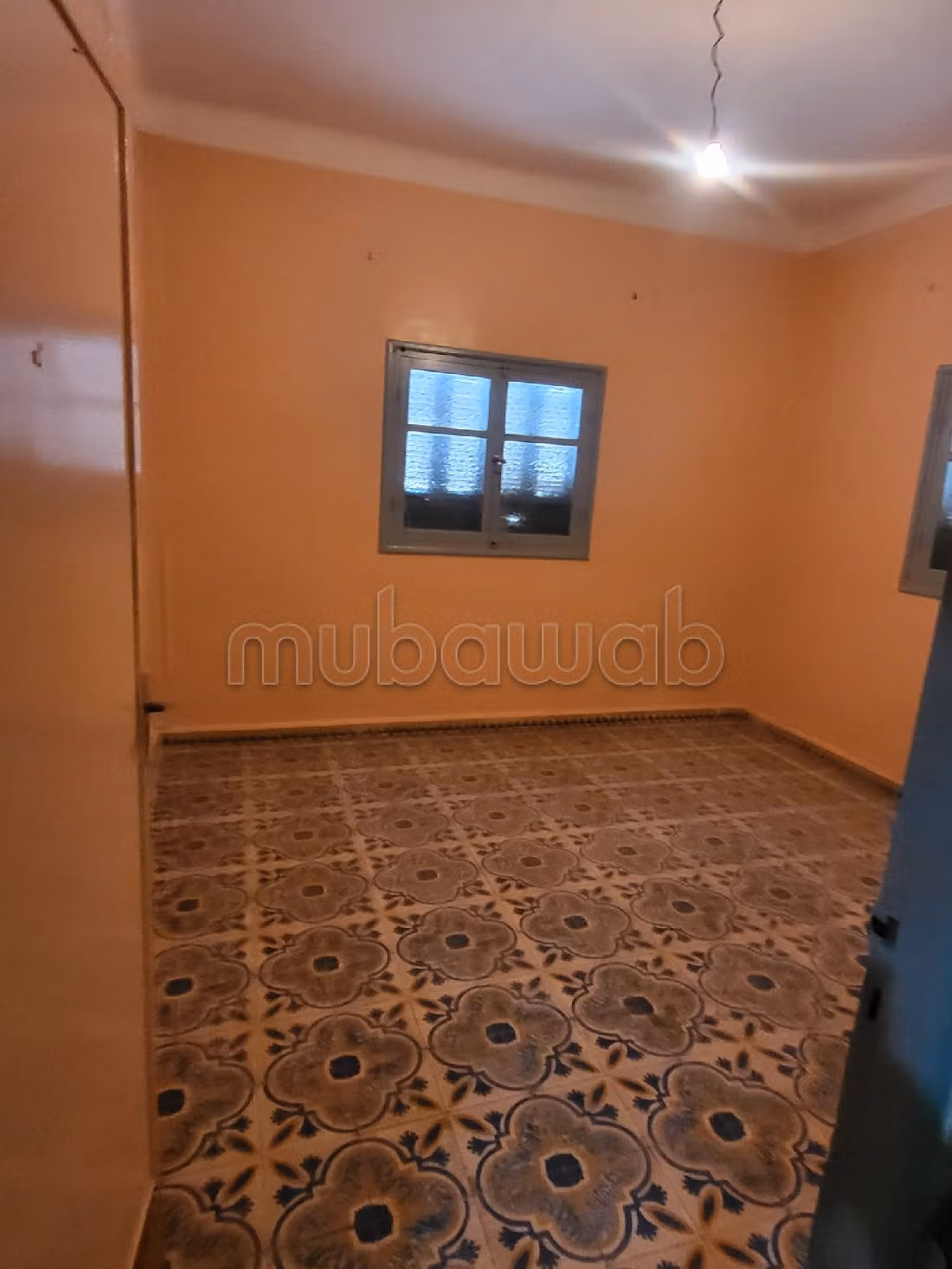 House to buy. 3 rooms. Furnished Moroccan living room. 