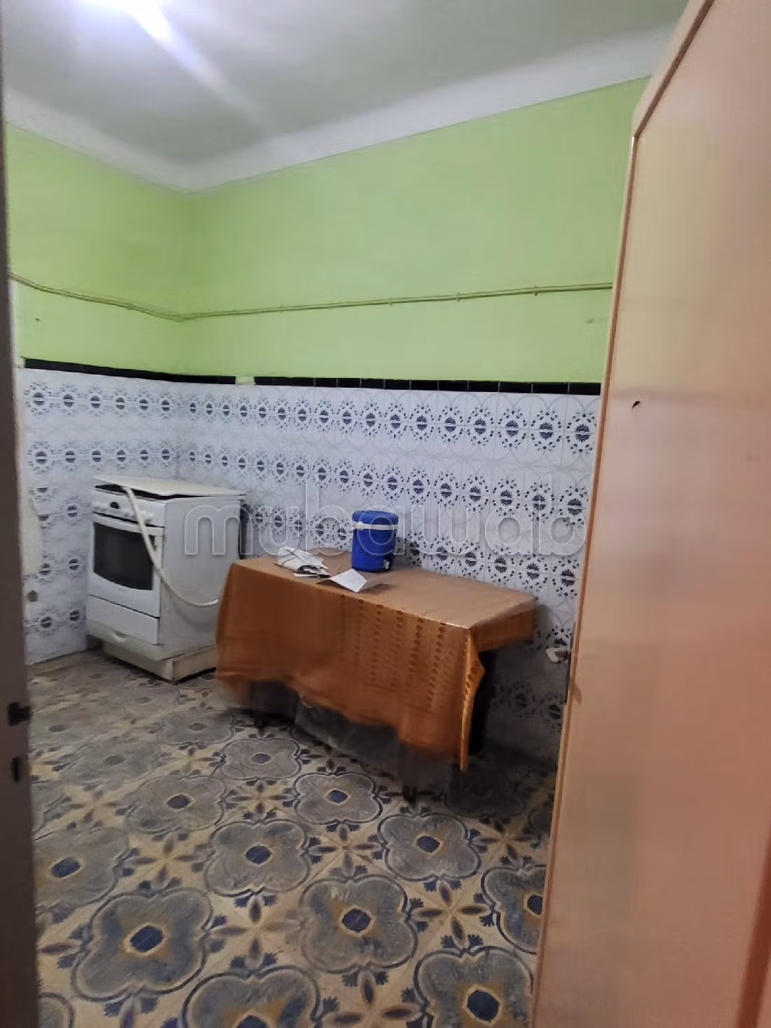 House to buy. 3 rooms. Furnished Moroccan living room. 