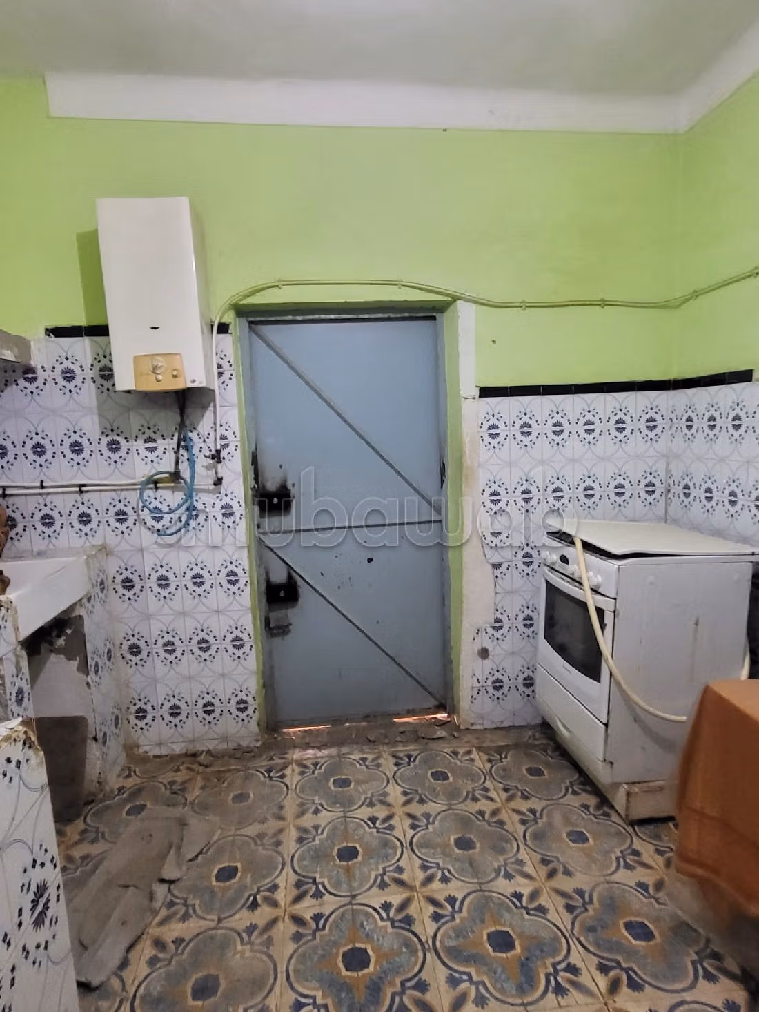 House to buy. 3 rooms. Furnished Moroccan living room. 