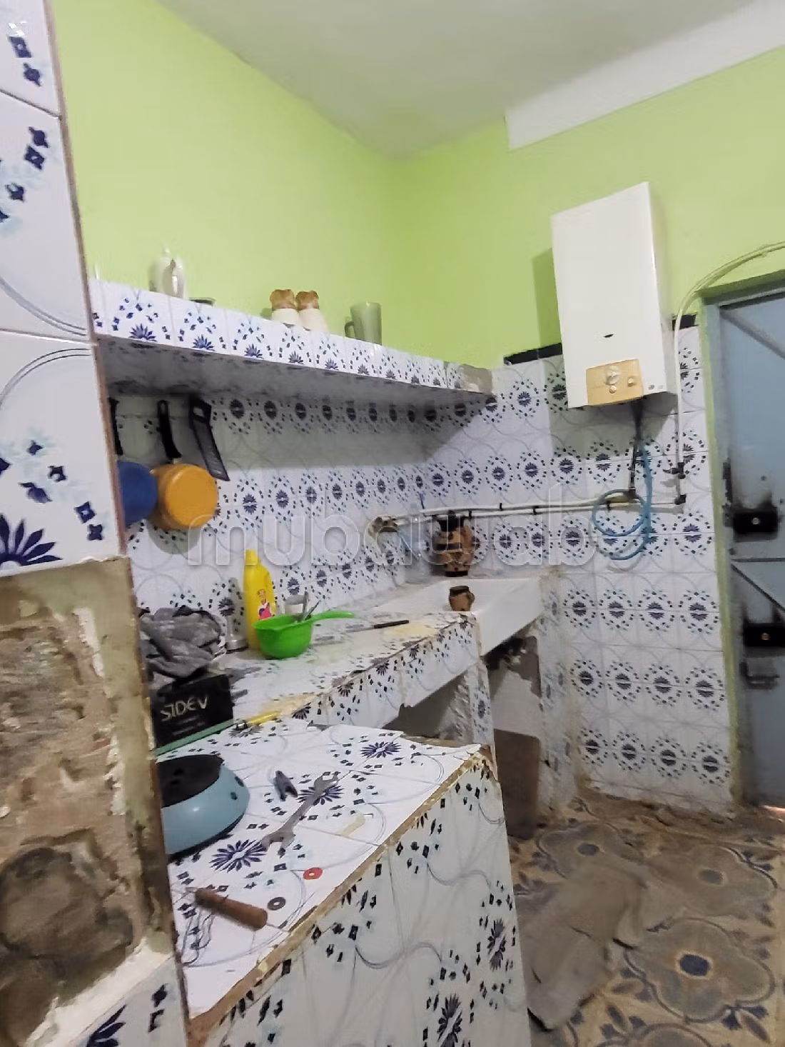 House to buy. 3 rooms. Furnished Moroccan living room. 