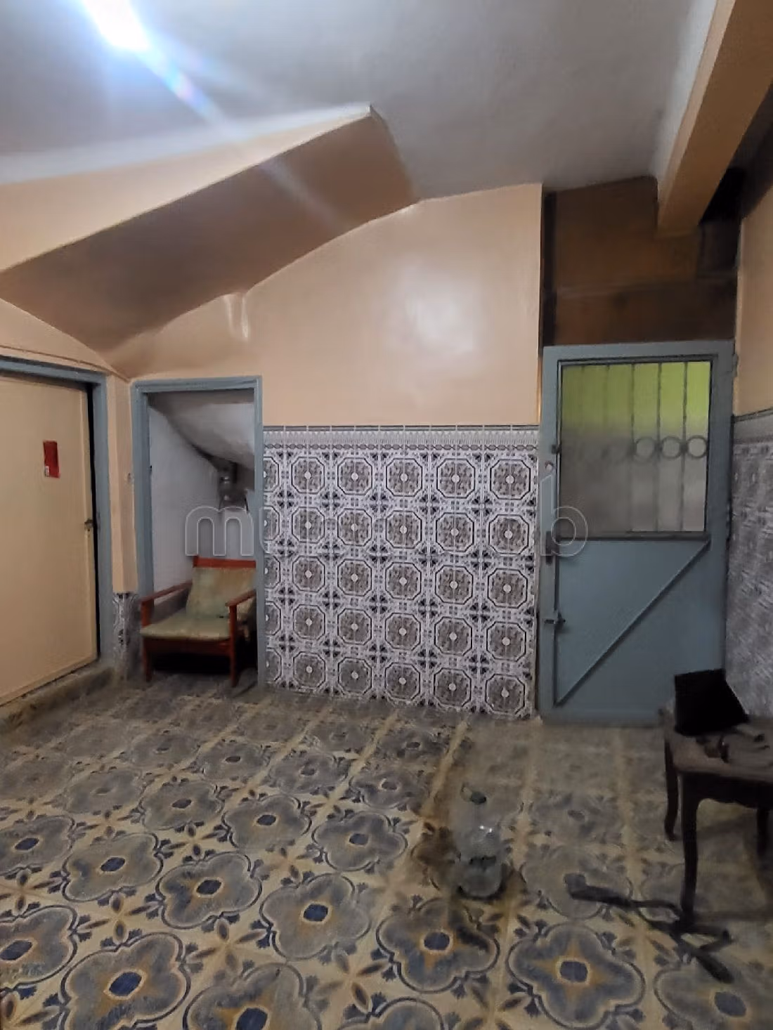 House to buy. 3 rooms. Furnished Moroccan living room. 