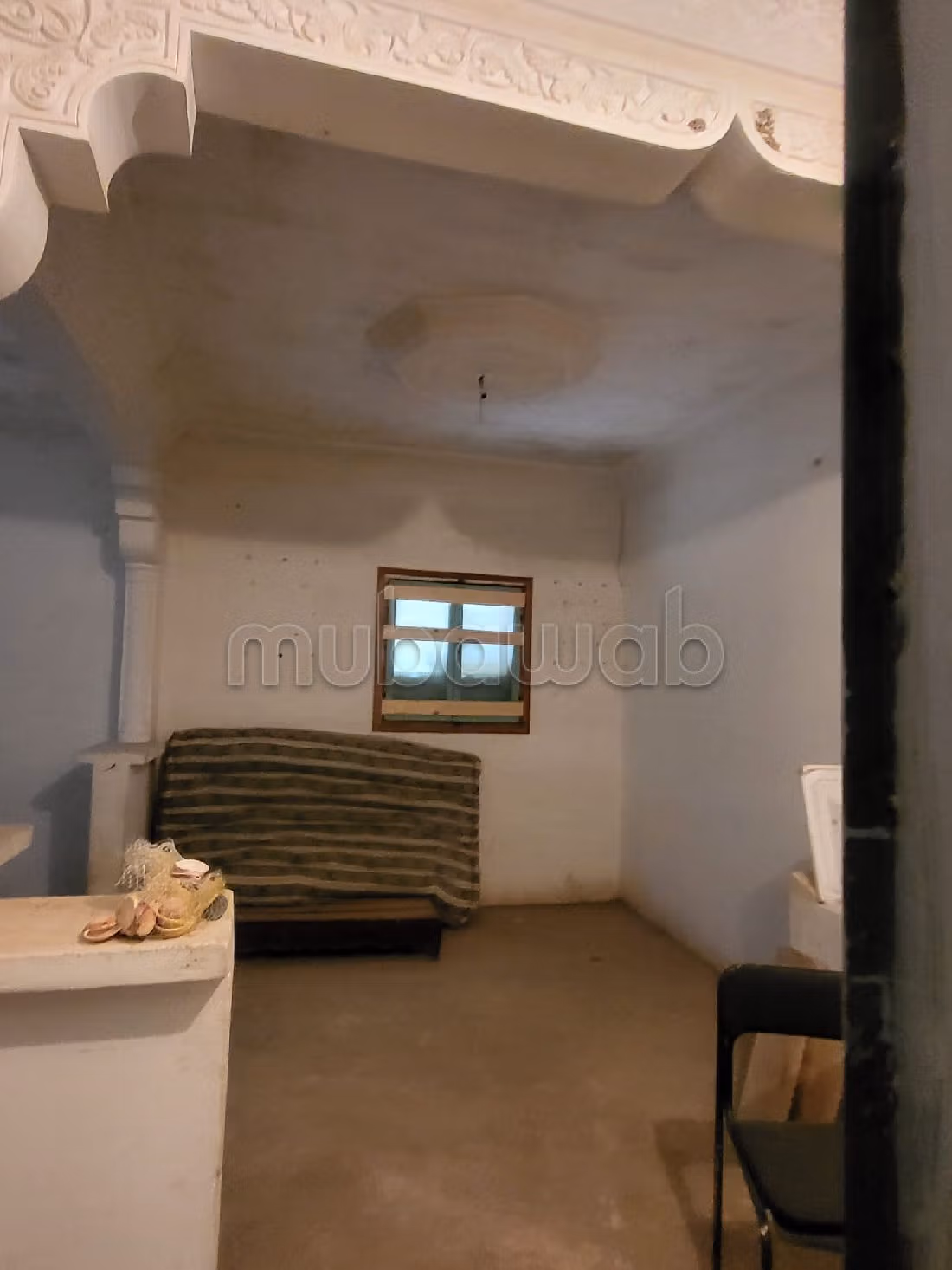 House to buy. 3 rooms. Furnished Moroccan living room. 