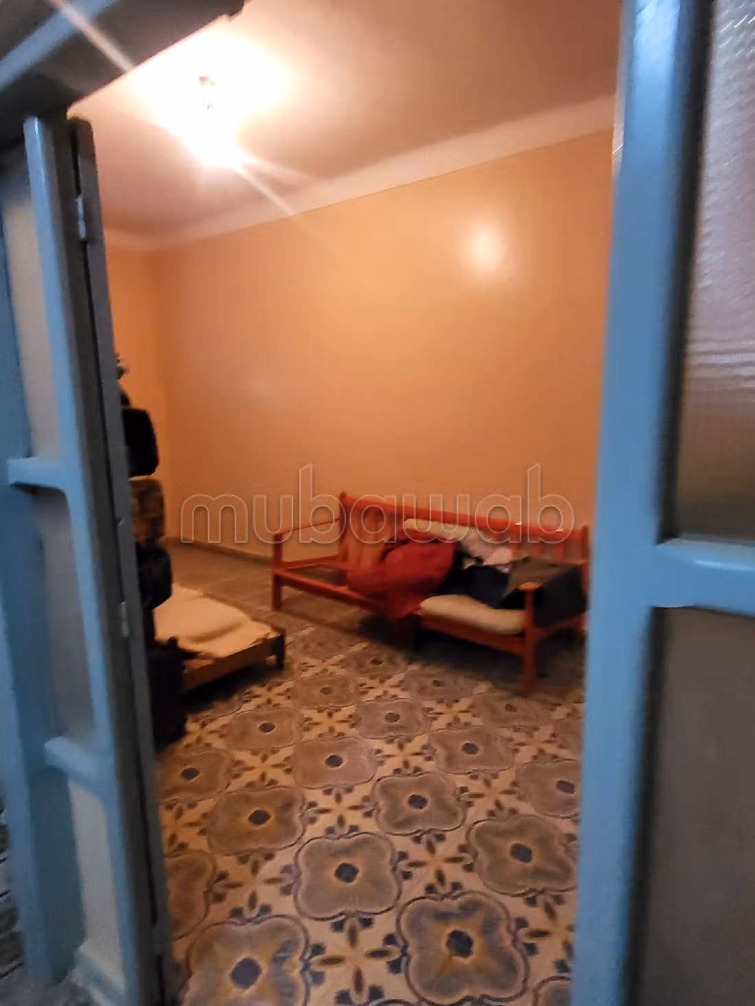 House to buy. 3 rooms. Furnished Moroccan living room. 