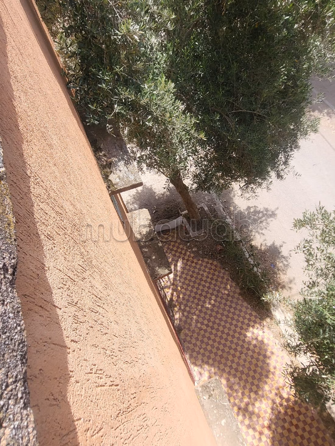 House to buy. 3 rooms. Furnished Moroccan living room. 