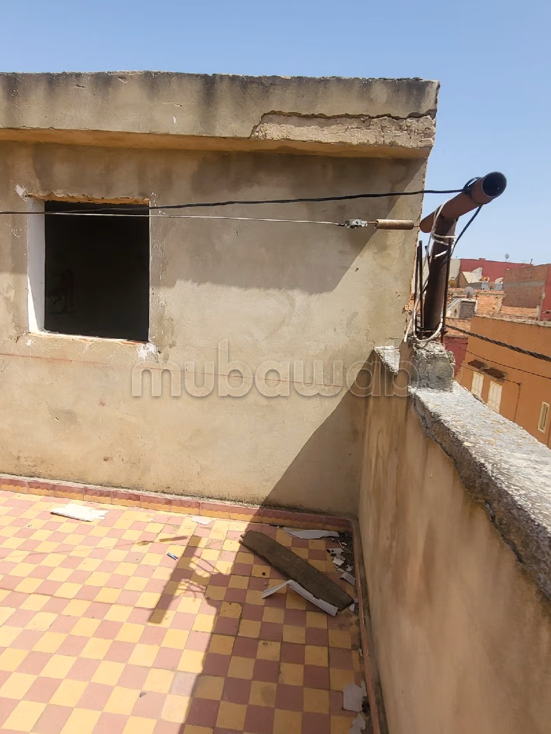 House to buy. 3 rooms. Furnished Moroccan living room. 