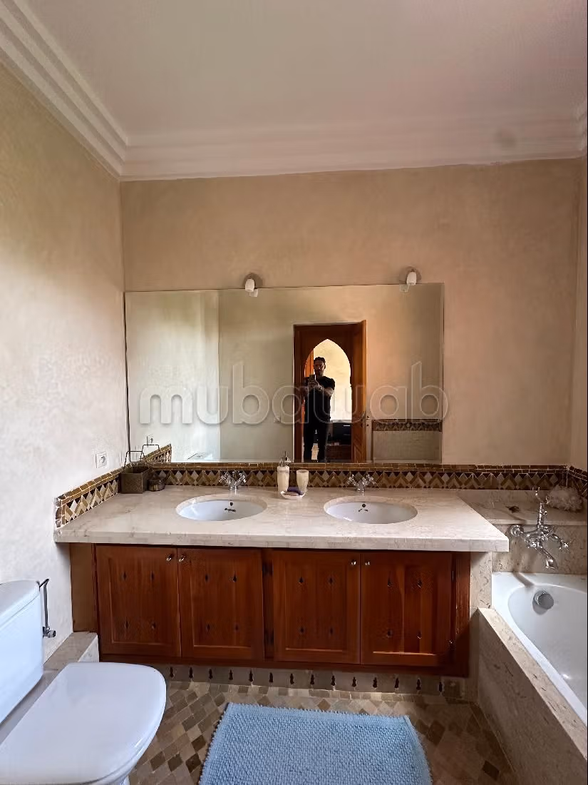 Bellissima casa in vendita a Amerchich. 2 ampi locali. ammobiliato.