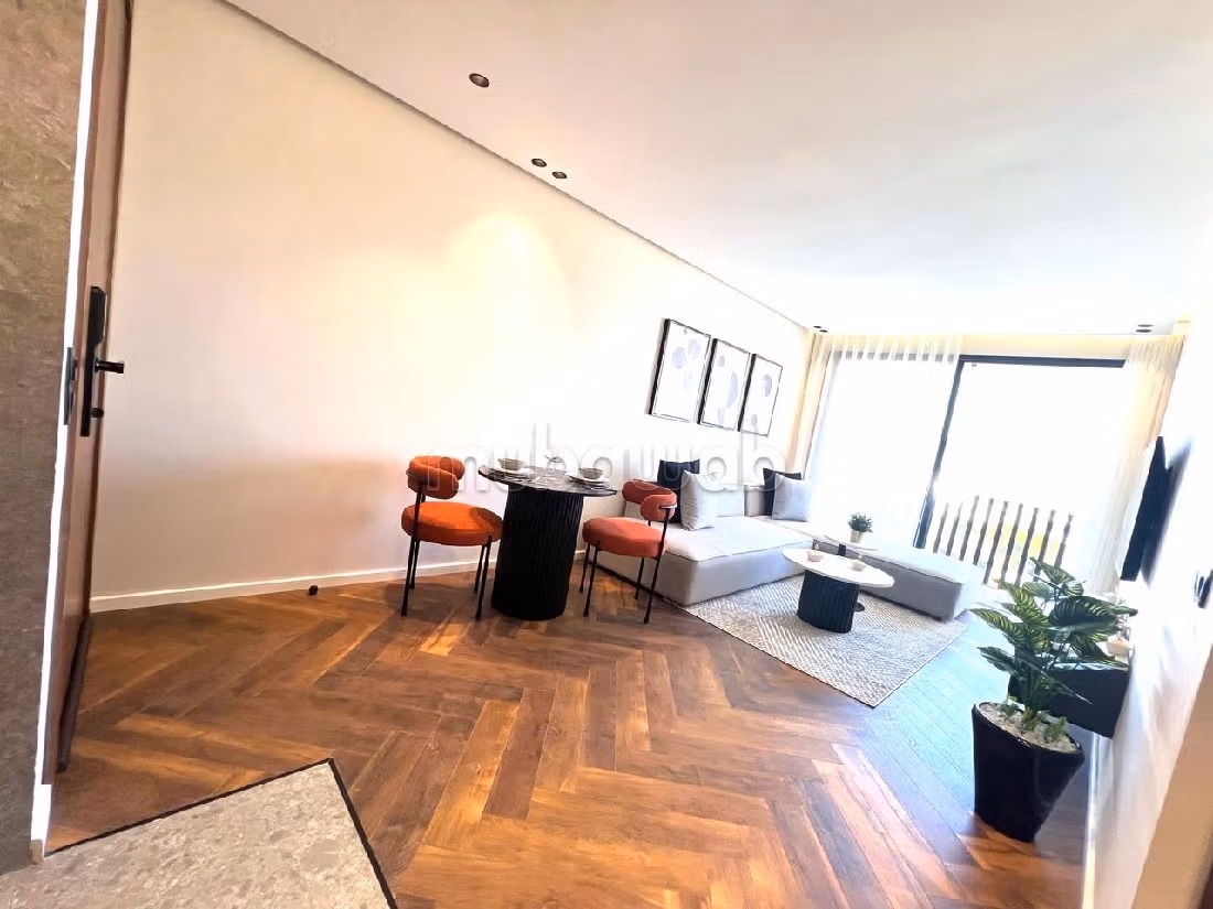 Appartement de vacances à louer à Les Hôpitaux Anoual. 2 pièces confortables. Avec ascenseur et terrasse
