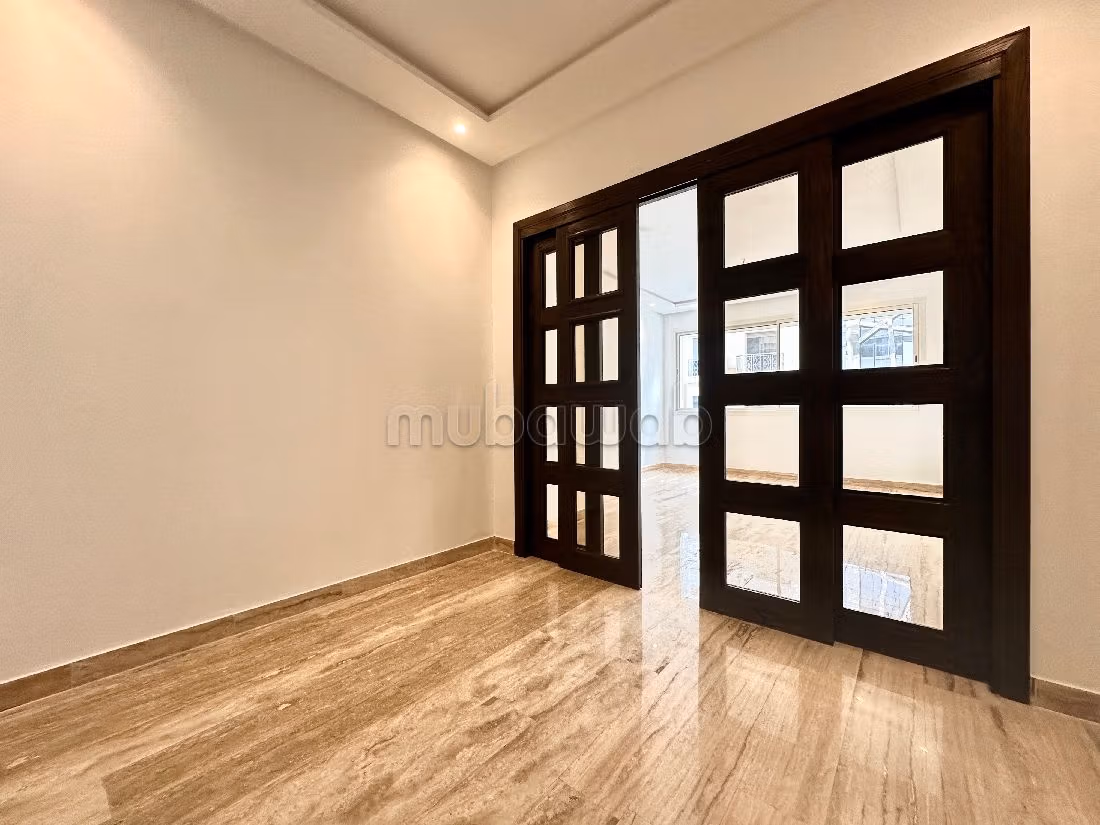 Affitta il tuo appartamento a Maârif Extension. 2 camere. Aria condizionata. 