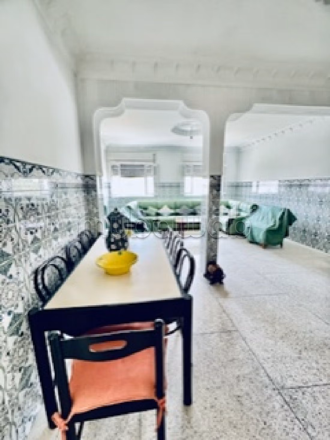 Maison à l'achat en Centre. 8 pièces confortables. Porte blindée, salon marocain. 