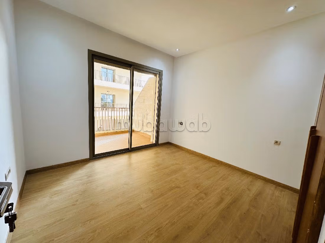 شقة للإيجار بالوازيس. المساحة الكلية 120 م². مع مصعد وشرفة