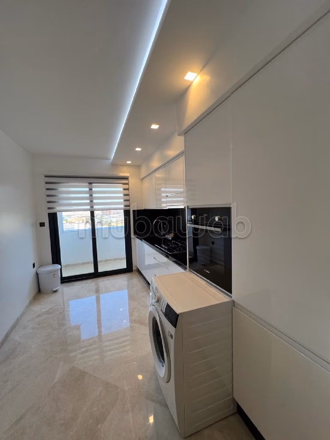 A LOUER Appartement moderne face à la gare de train