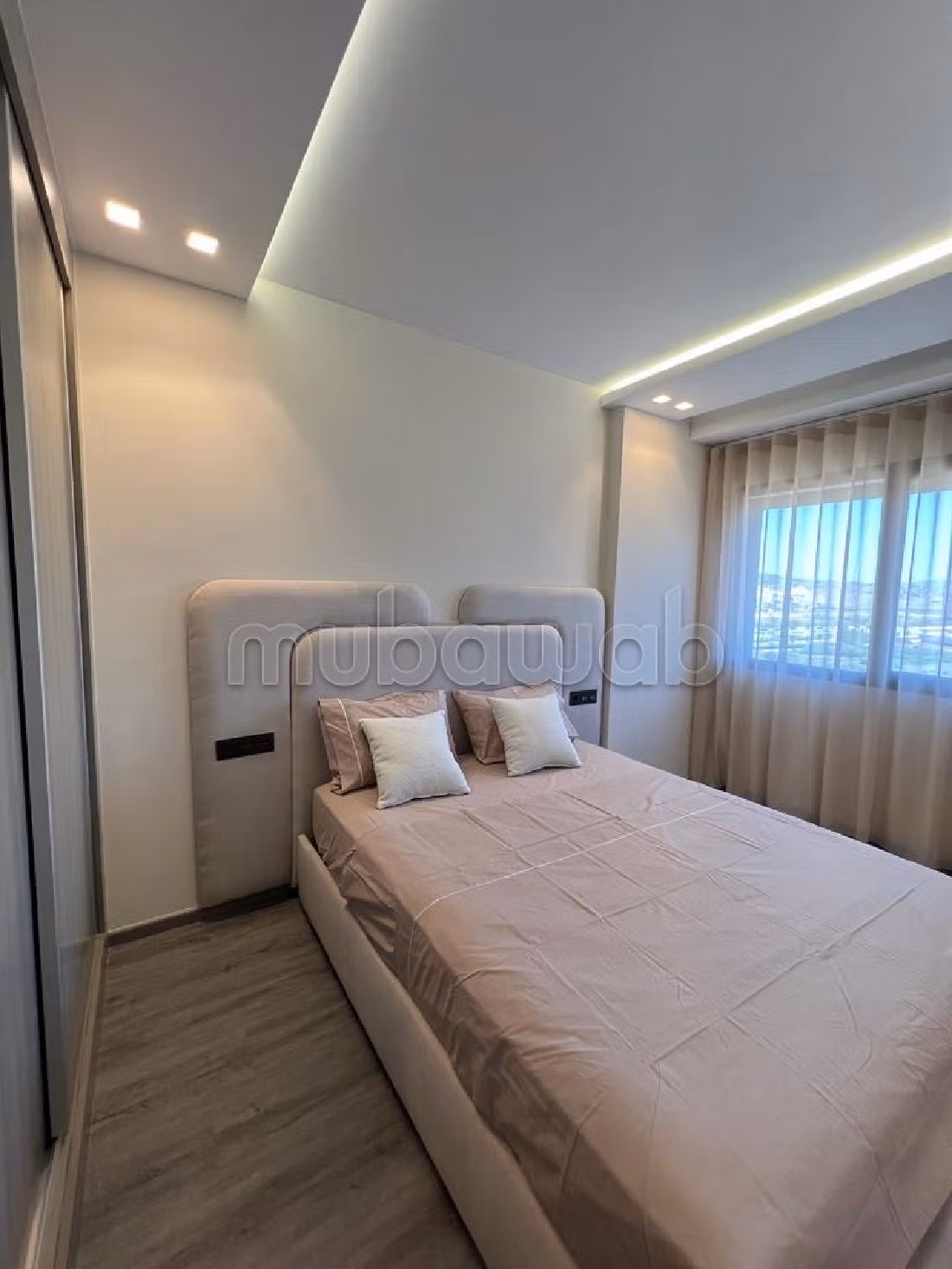 A LOUER Appartement moderne face à la gare de train