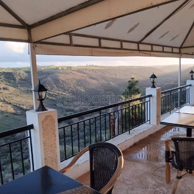 Offices & shops for sale in Hay El Menzah. Surface area 6750 m². 