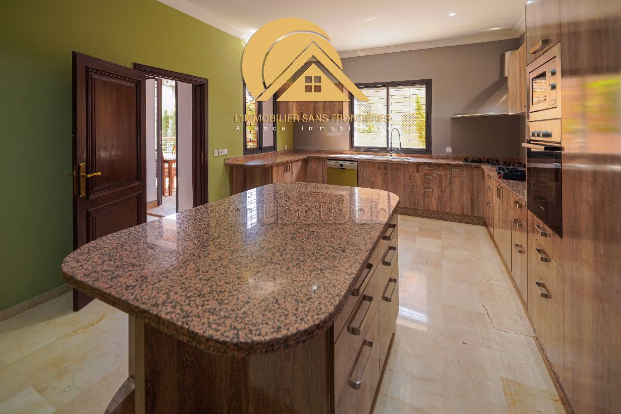 Villa vide à vendre, piscine jardin privés, Targa