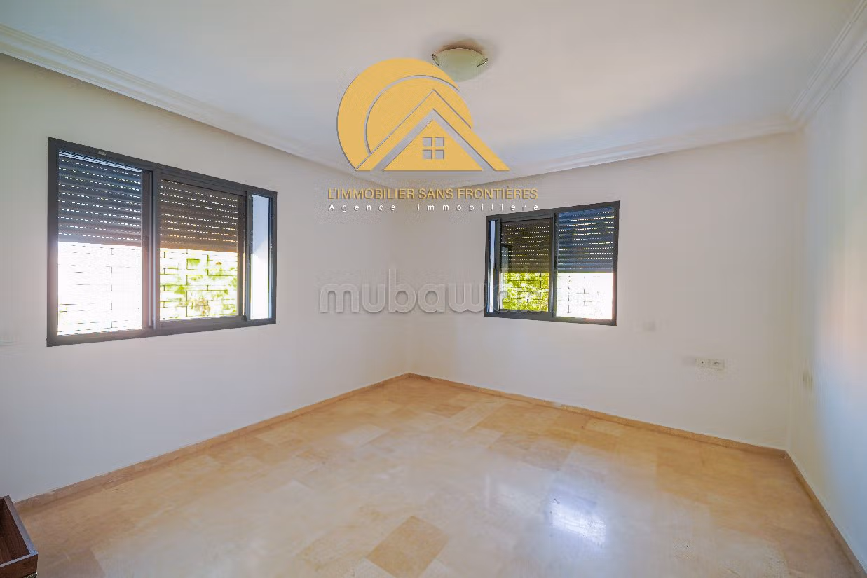 Villa vide à vendre, piscine jardin privés, Targa