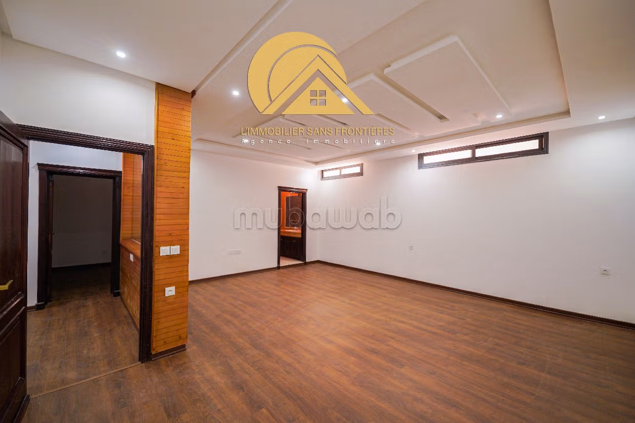 Villa vide à vendre, piscine jardin privés, Targa