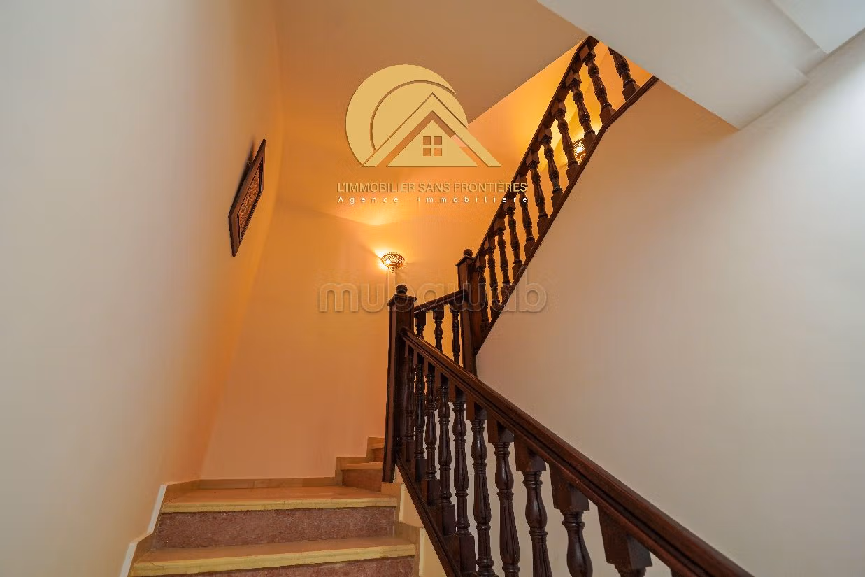 Villa vide à vendre, piscine jardin privés, Targa