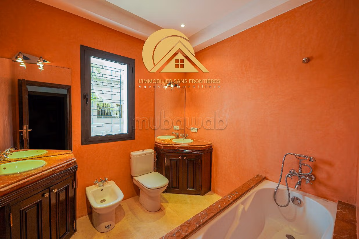 Villa vide à vendre, piscine jardin privés, Targa