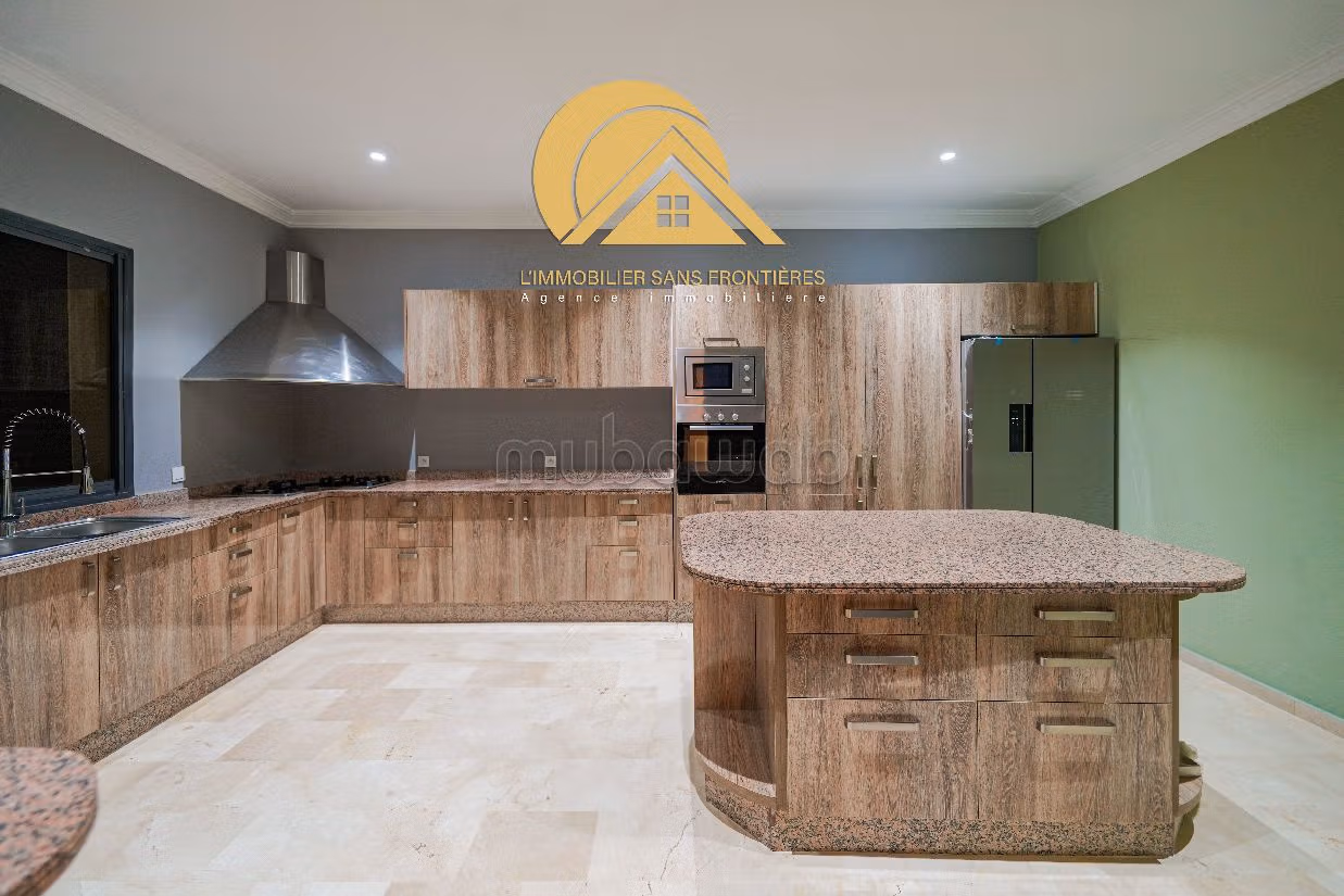 Villa vide à vendre, piscine jardin privés, Targa