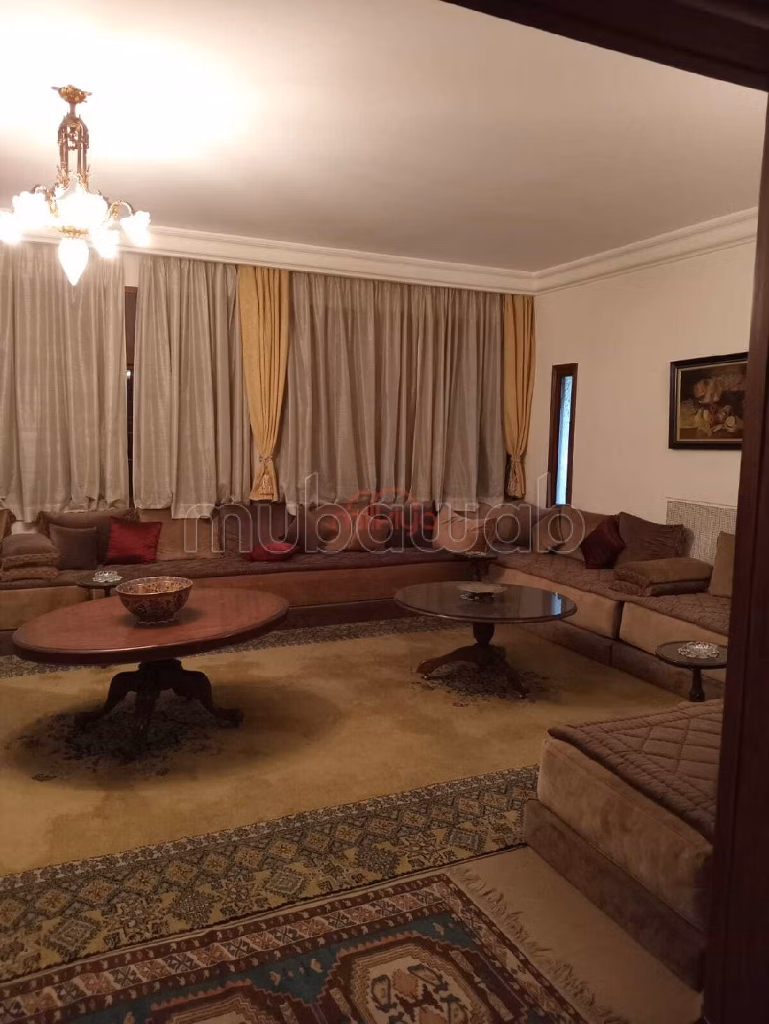 Casa de lujo en venta. Area 698 m². Jardín privado, trastero