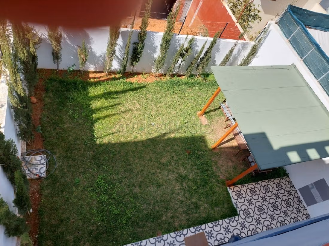 Fabulous villa for sale in El Hadadda. Area 250 m². Typical Moroccan living room, secured residence. 