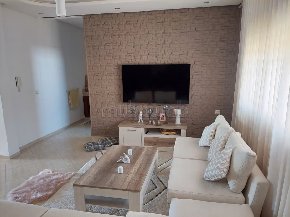 Fabulous villa for sale in El Hadadda. Area 250 m². Typical Moroccan living room, secured residence. 