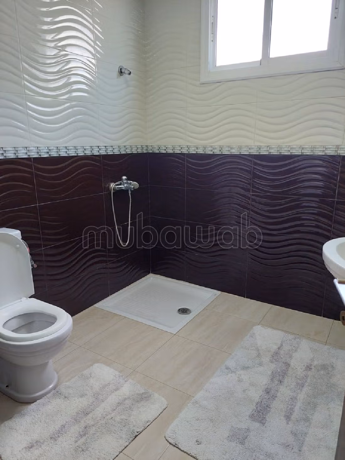 Fabulous villa for sale in El Hadadda. Area 250 m². Typical Moroccan living room, secured residence. 