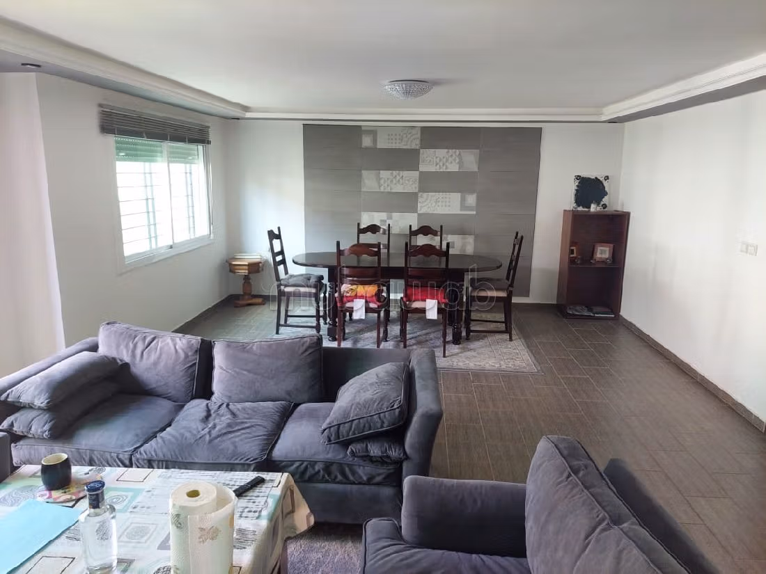 Fabulous villa for sale in El Hadadda. Area 250 m². Typical Moroccan living room, secured residence. 