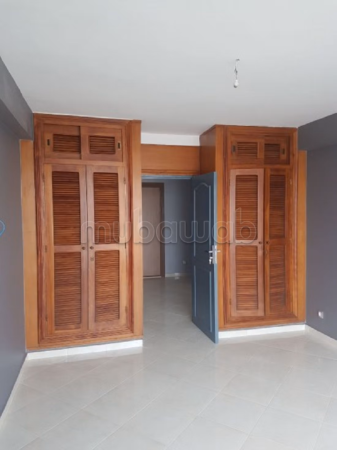 شقة رائعة للإيجار براسين. 4 قطع كبيرة. مصعد. 