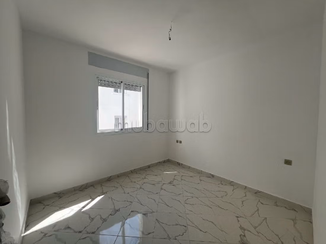 Beautiful apartment for sale in Aouama Gharbia. Large area 55 m². Satellite dish and security.