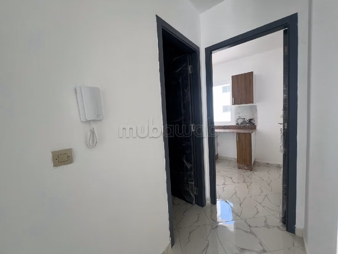 Beautiful apartment for sale in Aouama Gharbia. Large area 55 m². Satellite dish and security.