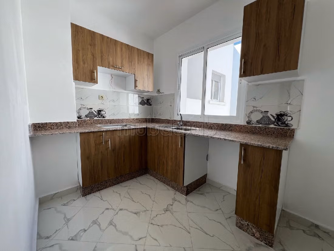 Beautiful apartment for sale in Aouama Gharbia. Large area 55 m². Satellite dish and security.