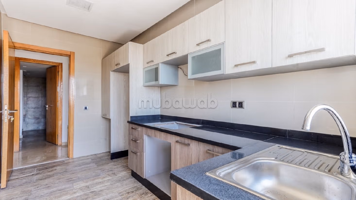 Lovely apartment for rent in Palmier. 4 comfortable rooms. Double glazed windows and reinforced door.