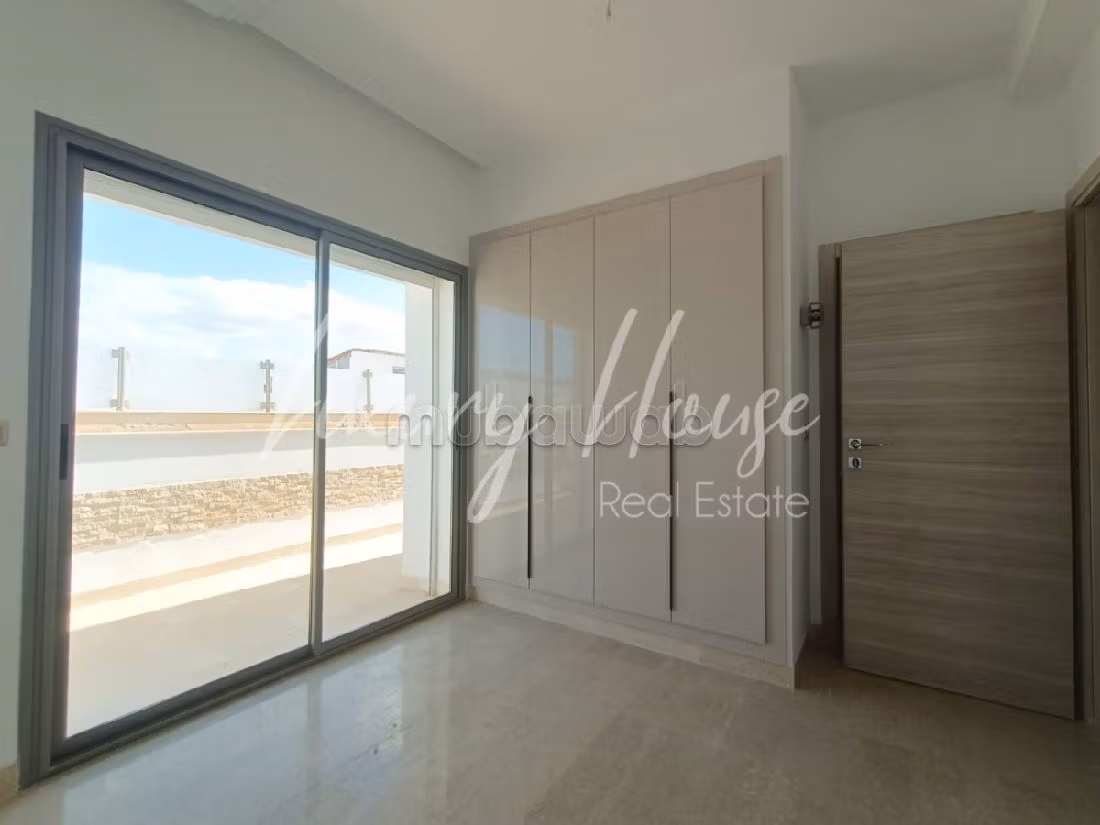 Great apartment for rent in La Marsa. 3 rooms. Cellar, Large terrace. 