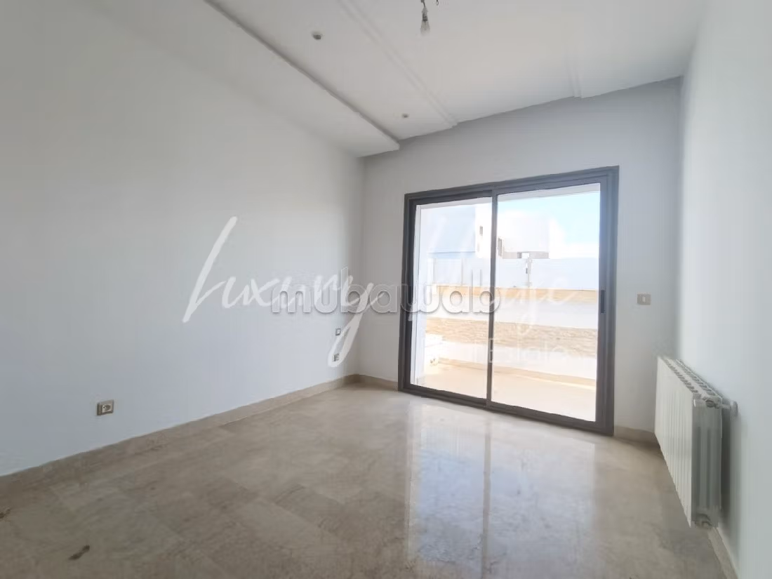 Great apartment for rent in La Marsa. 3 rooms. Cellar, Large terrace. 
