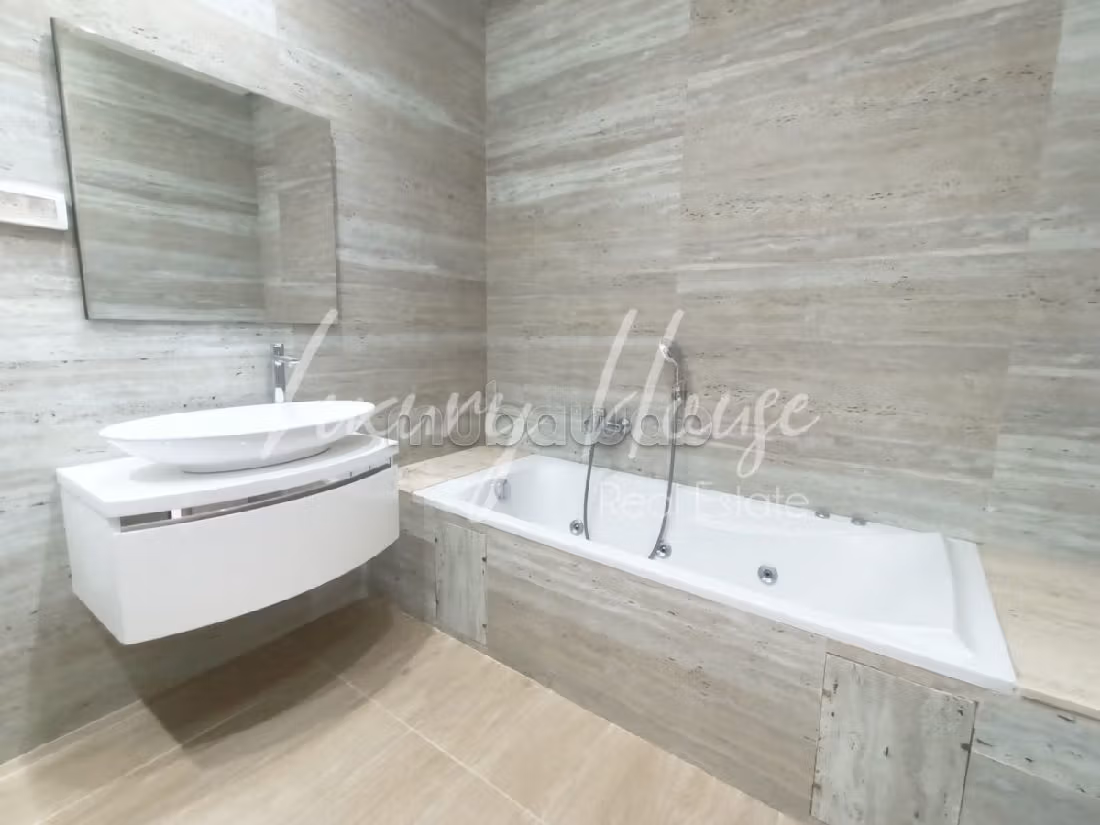 Great apartment for rent in La Marsa. 3 rooms. Cellar, Large terrace. 