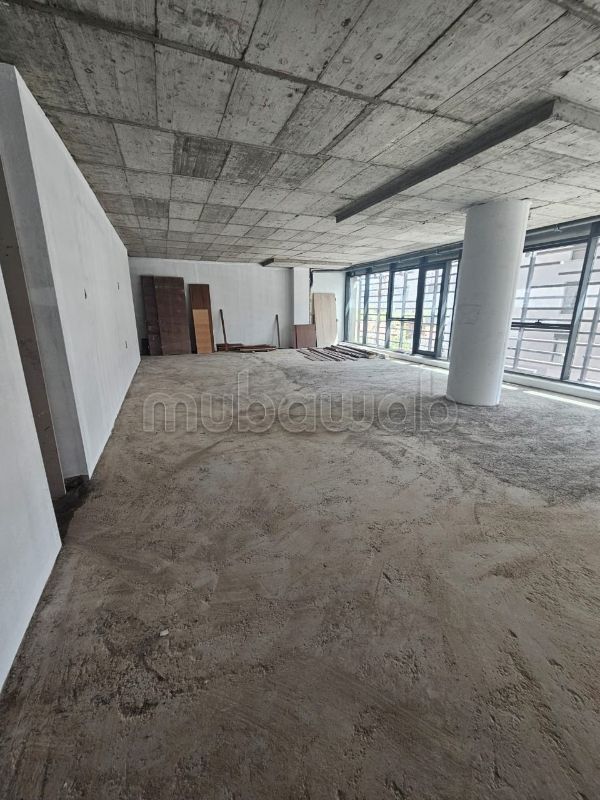 Oficinas en alquiler en Casablanca Finance City. Gran superficie 158 m². Terraza y ascensor