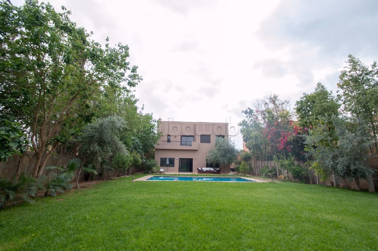 Te koop: villa's en luxe woningen in Michouar. 9 Ruimtes. Met zwembad en airconditioning. 