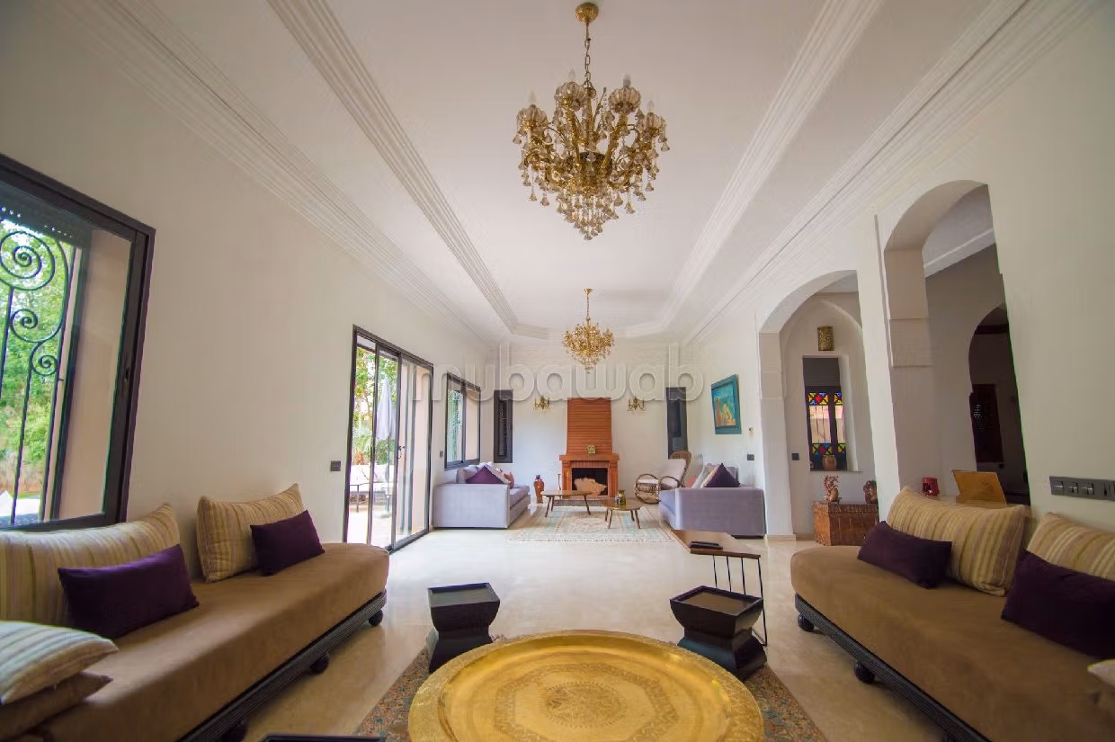 Te koop: villa's en luxe woningen in Michouar. 9 Ruimtes. Met zwembad en airconditioning. 